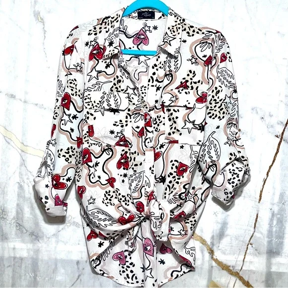 Chic White Printed Button down Blouse with Red hearts   For Valentines size XL - Picture 2 of 6